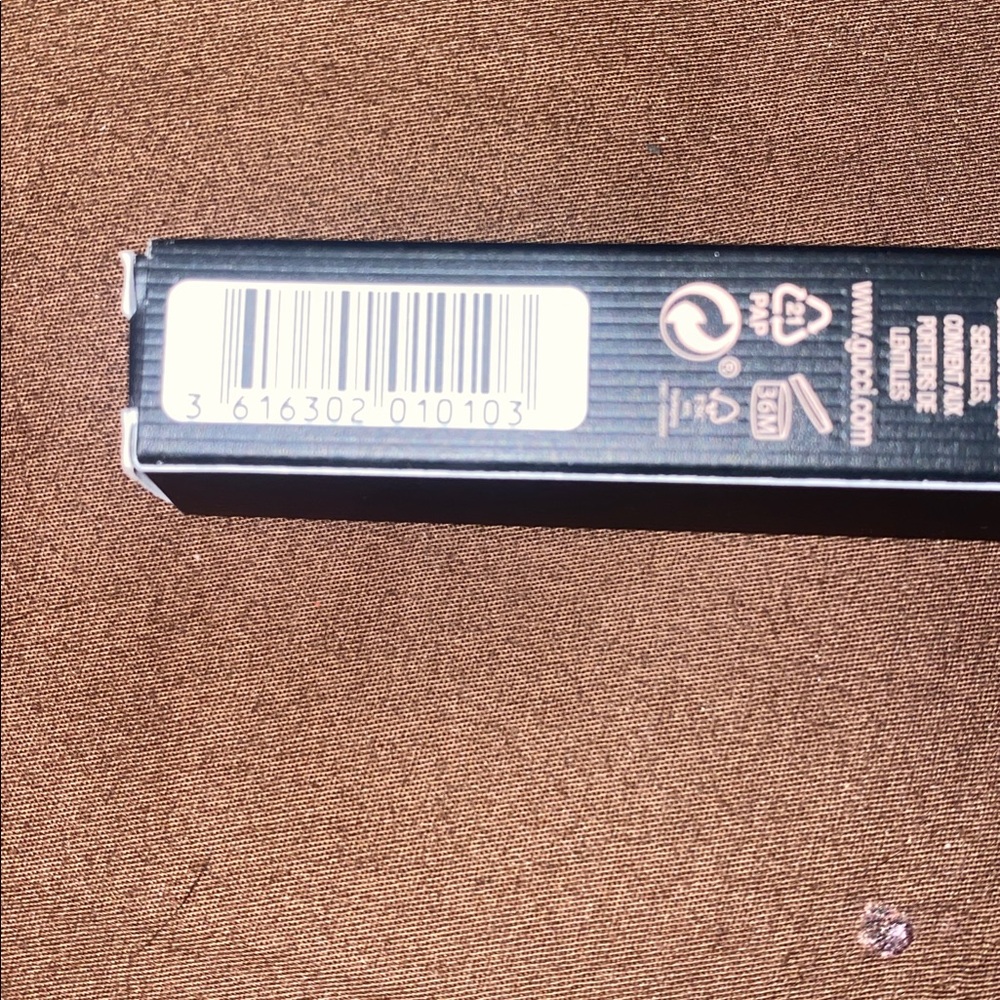 GUCCI Stylo Contour des Yeux Eyeliner Pencil in Bordeaux - Picture 3 of 3